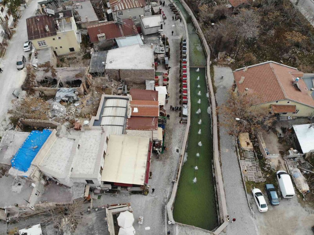 Konya'nın tarihi yerleşim yeri Sille bu yıl kara hasret