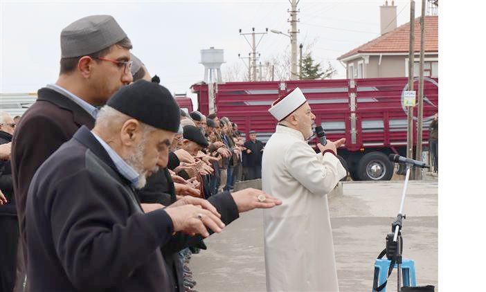 hayiroglu-mahallesinde-yagmur-duasi-yapildi-2.jpg