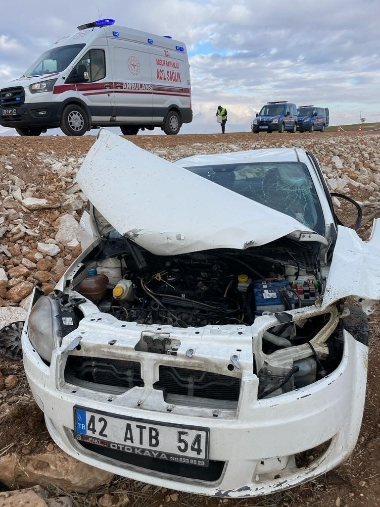 Karaman’da otomobil yoldan çıkarak takla attı: 2 ölü, 1 yaralı