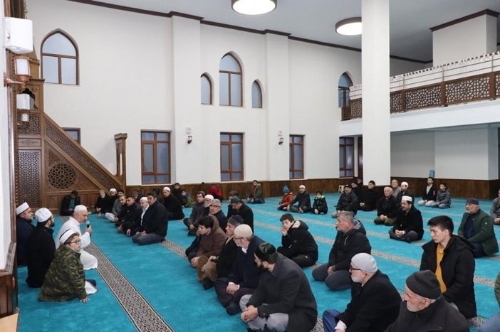 karatayda-sabah-namazi-bulusmalari-devam-ediyor-2.jpg