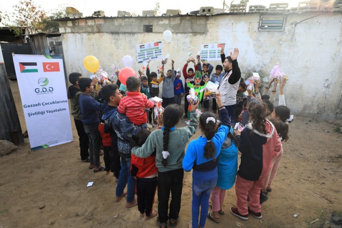 filistinli-cocuklarin-sivlilik-sevinci-2.jpg