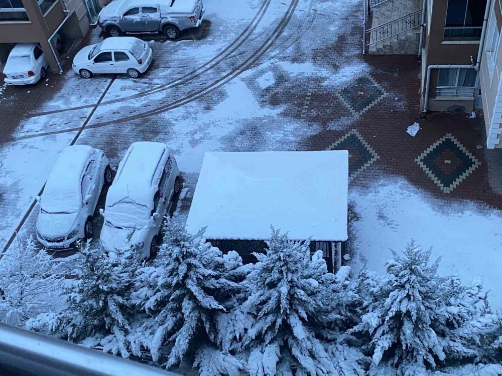 Konya'nın Kulu ilçesi beyaza büründü