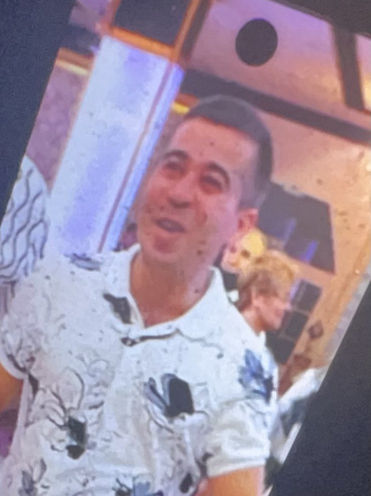 Çekyatın içinde yanmış kadın cesedi buldu.