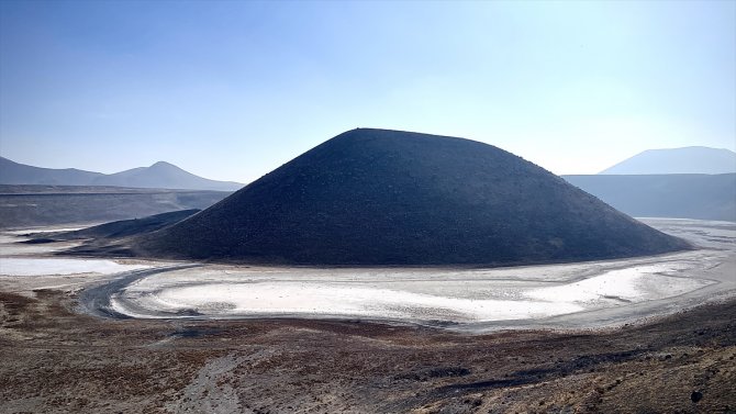 Konya'da kuruyan Meke Gölü'nü, hayata döndürecek projede sona gelindi
