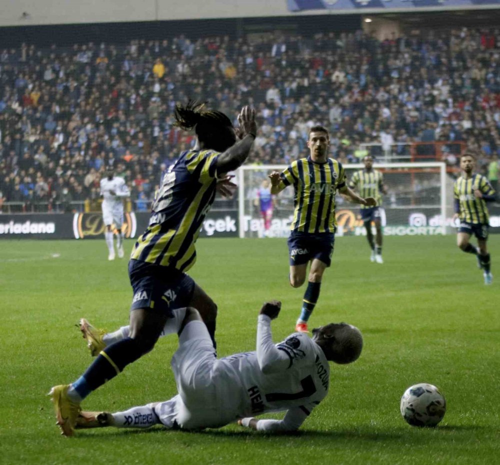 Fenerbahçe şampiyonluk yolunda ağır yaralı