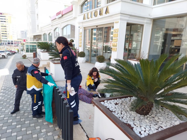 Cam silerken 11'inci kattan düşüp öldü