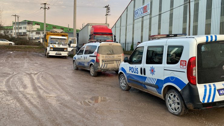 Kamyonun kasasında ölü bulundu