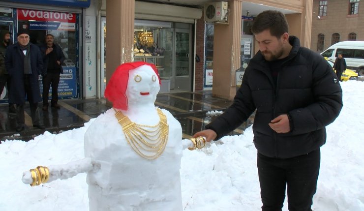 'Kardan gelin'e 350 gram altın taktılar