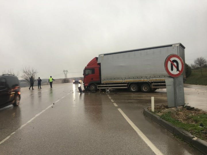 Düğün yolunda kaza: 5 ölü, 1 yaralı