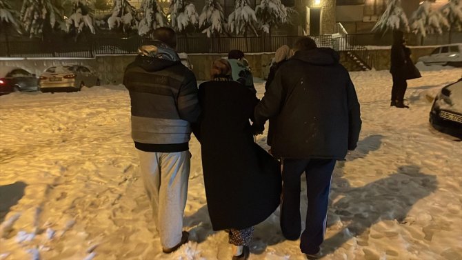 Kahramanmaraş'ta 7,4 büyüklüğünde deprem meydana geldi