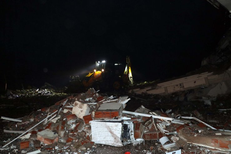 Kahramanmaraş'ta arama- kurtarma çalışmaları devam ediyor