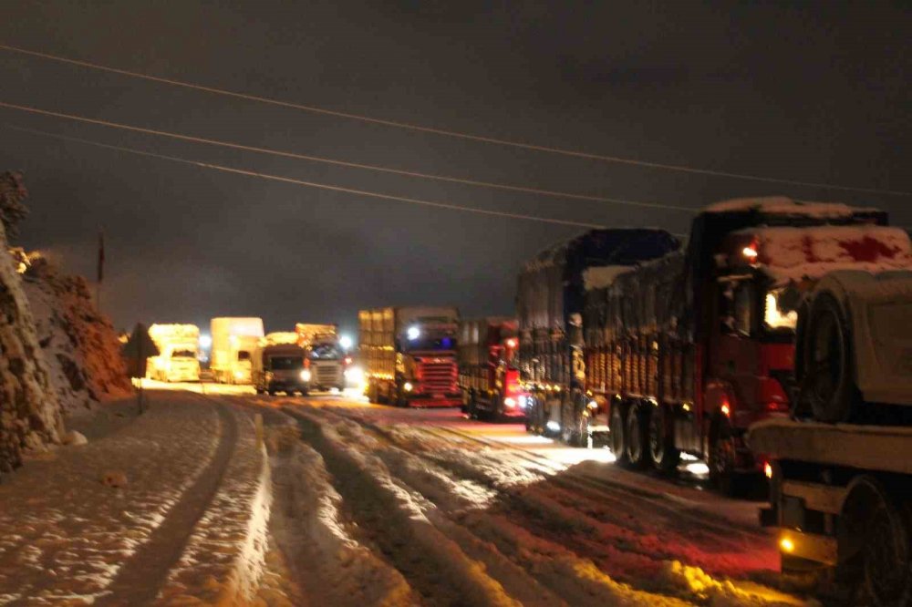 Konya-Antalya kara yolu kontrollü olarak ulaşıma açıldı
