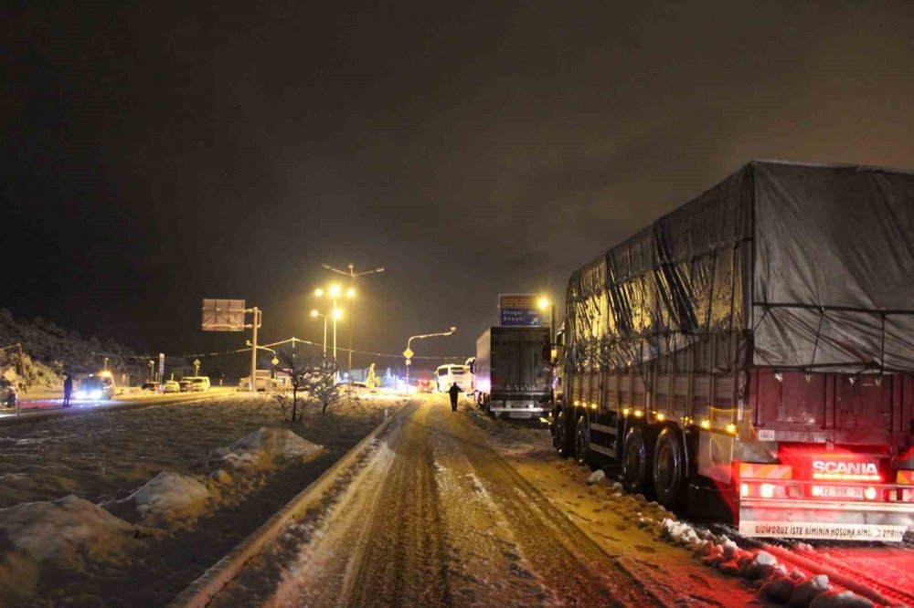 Konya-Antalya kara yolu kontrollü olarak ulaşıma açıldı