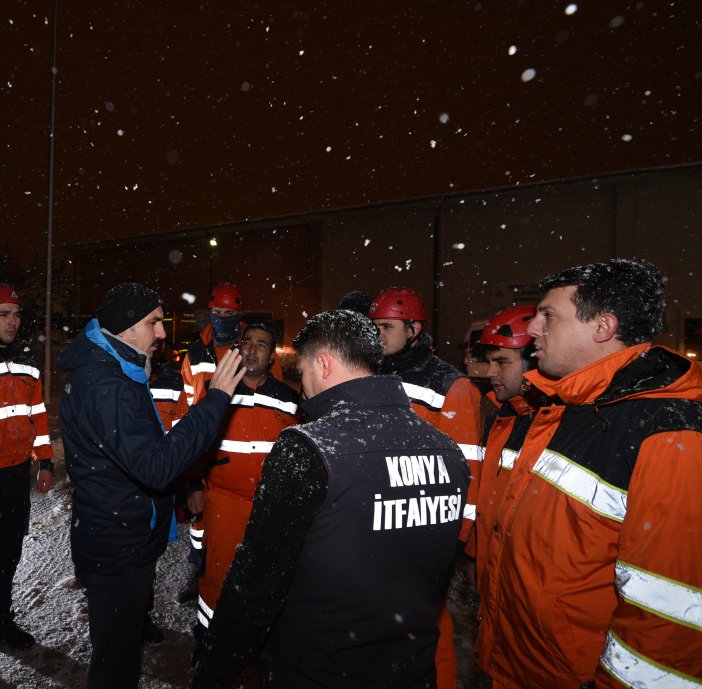 konya-depremin-yaralarini-sarmak-icin-teyakkuzda-1.jpg