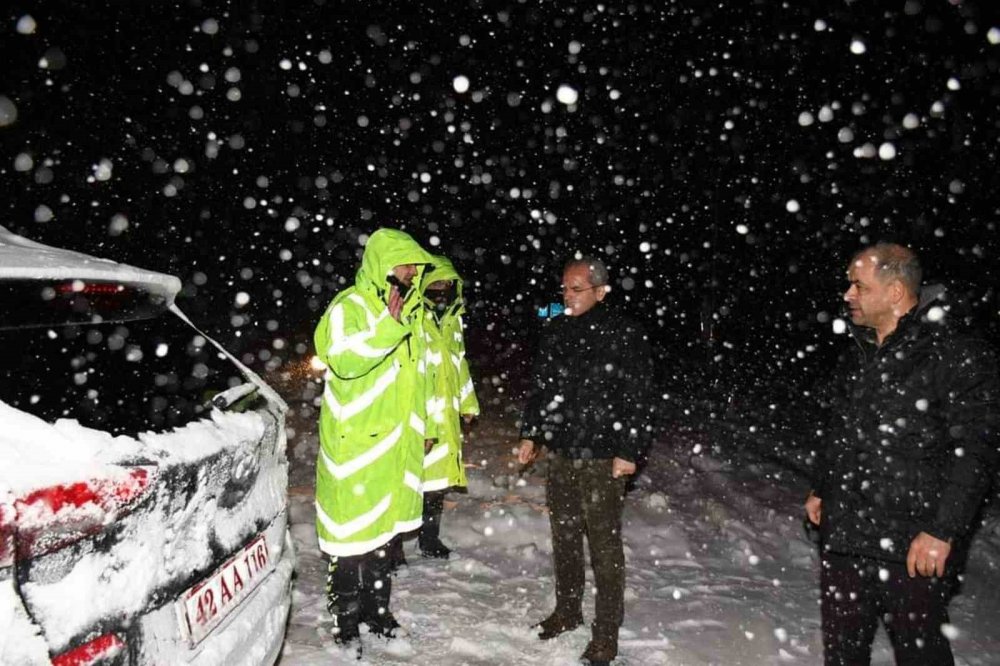 Konya'da yolda kalanların imdadına Kaymakamlık yetişti