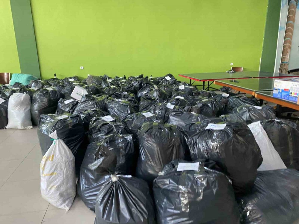 Konya Ereğli’de deprem bölgesine yardımlar sürüyor