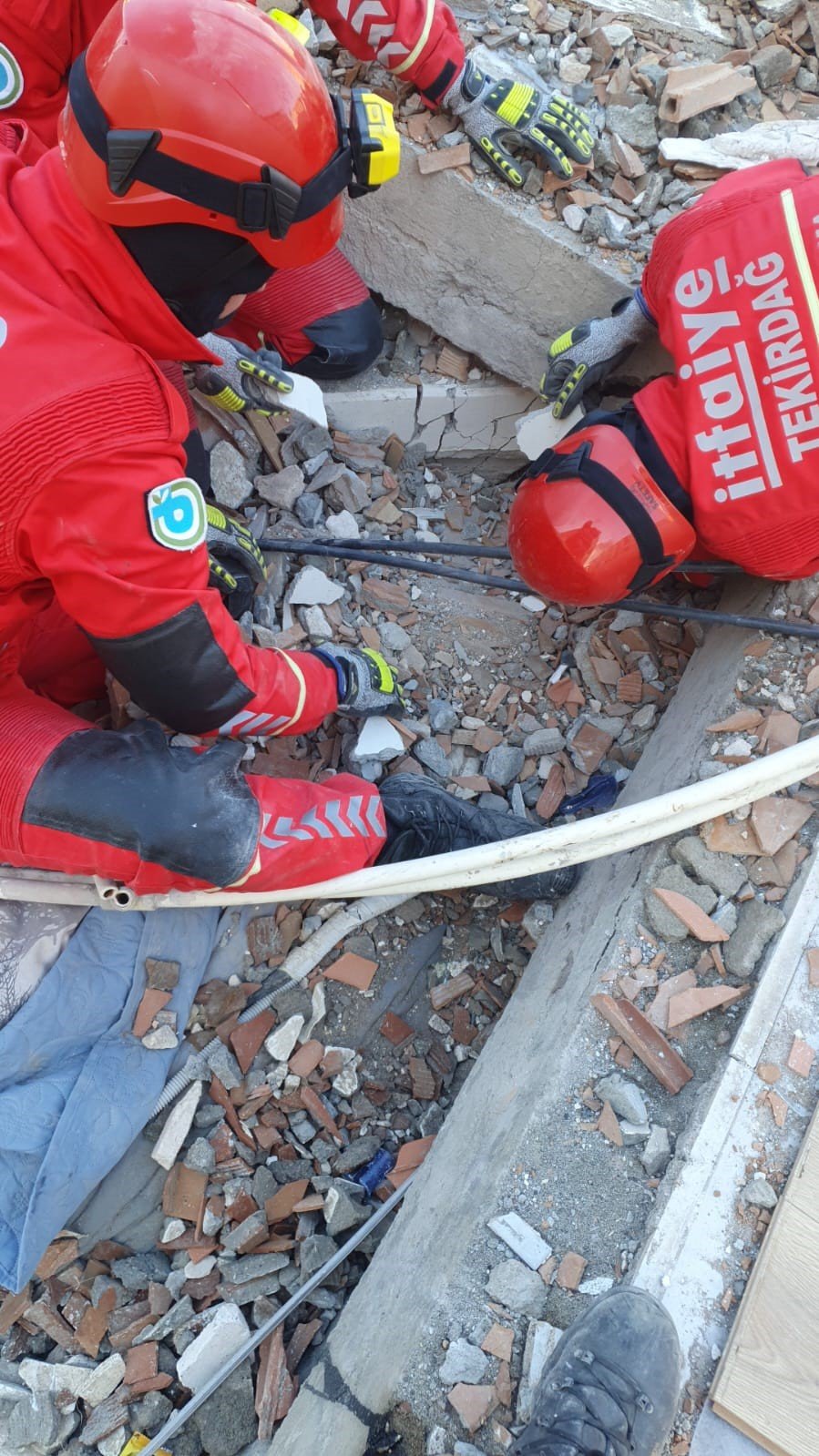 Depremden 53 saat sonra kurtarıldı