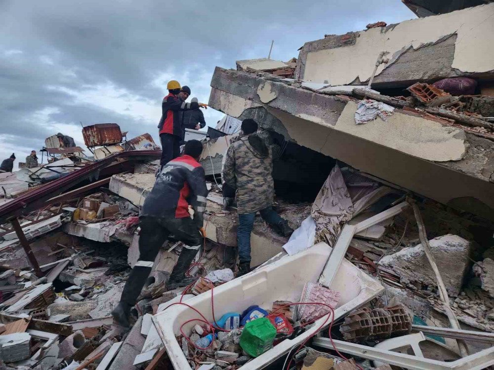 Meram, afet bölgesi için tüm imkanlarıyla seferber oldu