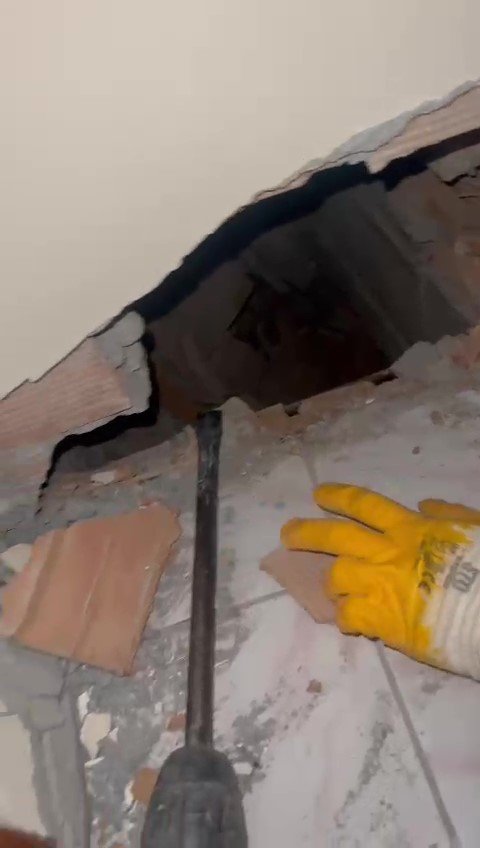 5 kişilik aile, 88 saat sonra enkazdan sağ kurtarıldı