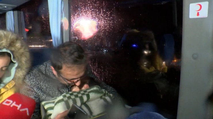 Adana ve Kahramanmaraş'tan 83 depremzede uçakla İstanbul'a getirildi