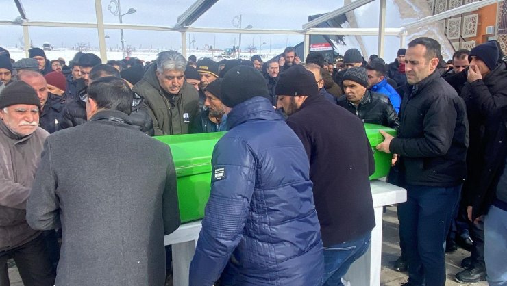 Asker oğullarını Suriye’ye uğurlamak için gittikleri Adıyaman'da depremde can verdiler