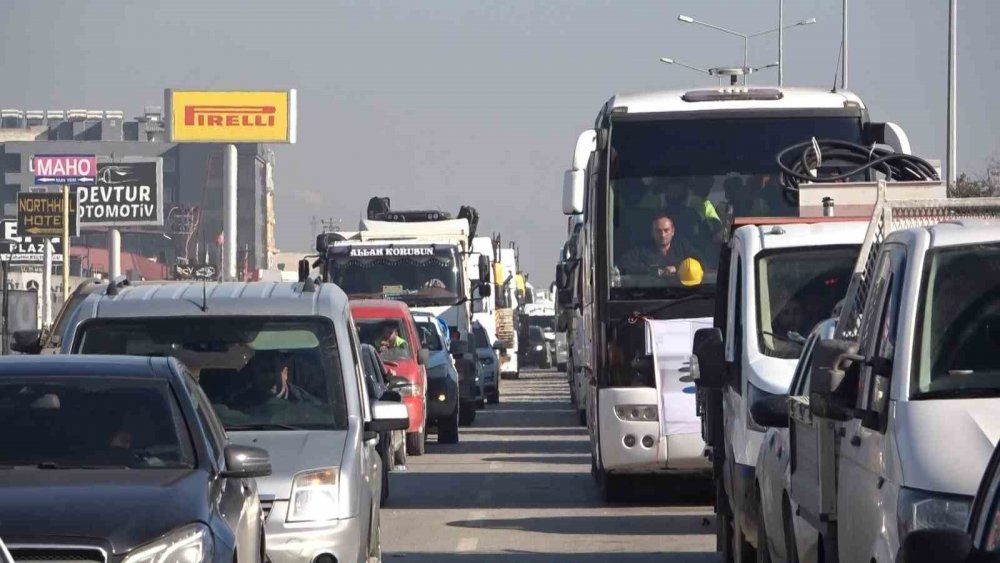 Hatay’a tırlar ile adeta yardım yağıyor