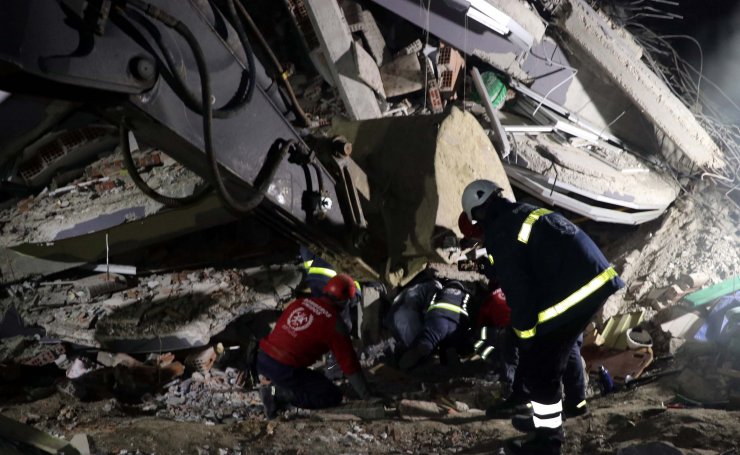 Kahramanmaraş'ta Berivan, 62 saat sonra enkazdan yaralı çıkarıldı