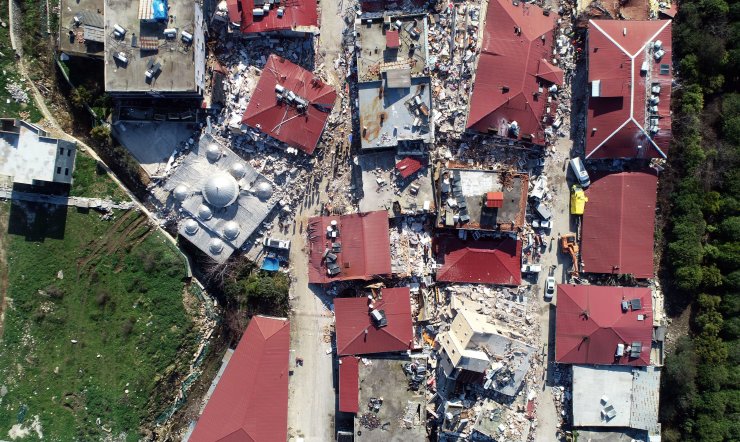 18 bin nüfuslu mahallede sağlam bina kalmadı