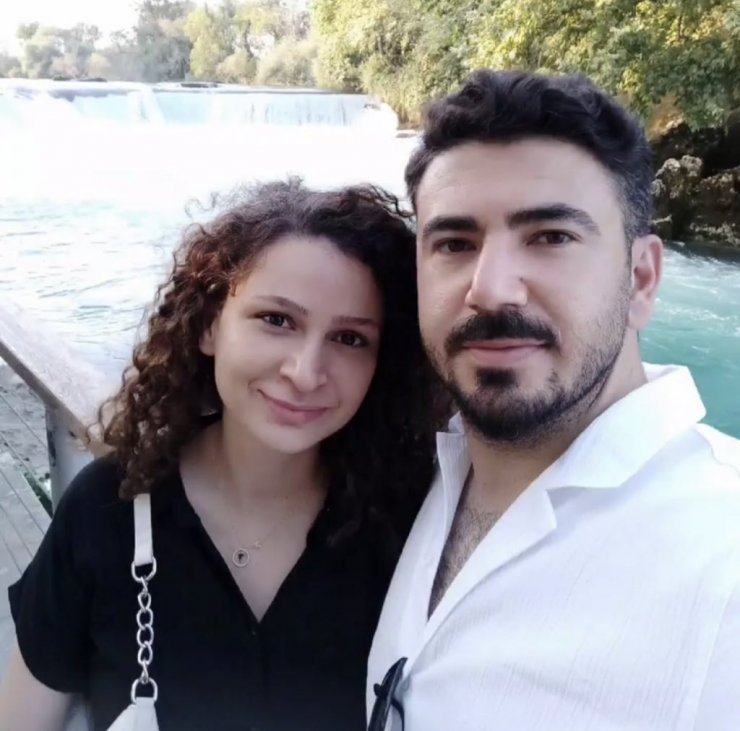 Aksaraylı öğretmen çift ve bebekleri, depremde yaşamını yitirdi