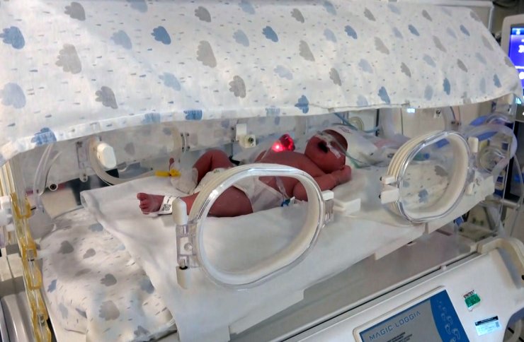 Enkaz altından çıkarılan Fidan, bir gün sonra doğum yaptı