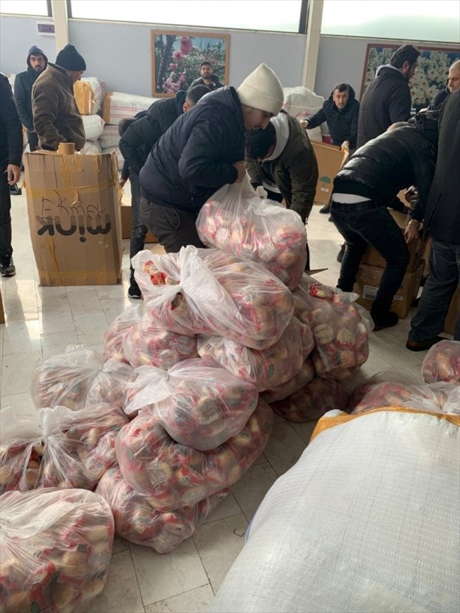 Fırıncılar deprem bölgesine uçakla 5 milyondan fazla ekmek yolladı