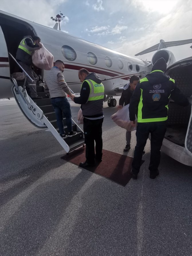 Fırıncılar deprem bölgesine uçakla 5 milyondan fazla ekmek yolladı