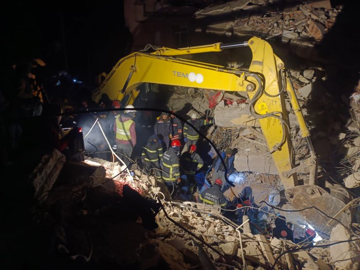 13 yaşındaki Aya, kendisine ulaşıldığı 122'nci saatte yaşama veda etti