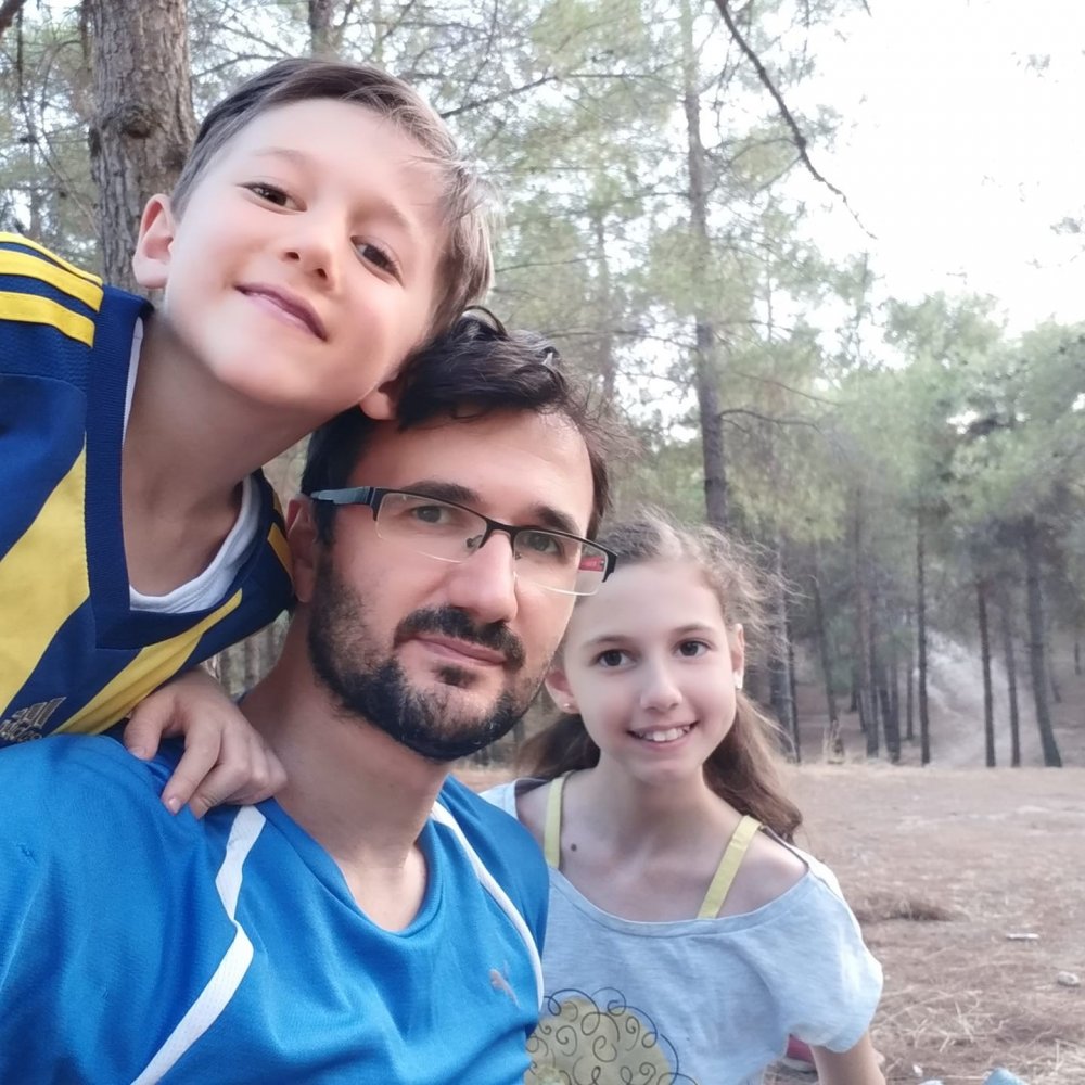 Adana’da depremde can veren 5 kişilik aileye Konya’da acı veda! Bir hafta önce annesi uyarmış