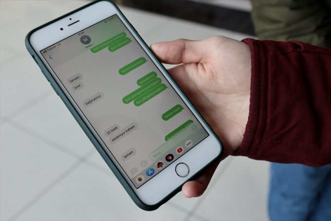 Enkazın altından gönderdikleri mesaj kurtulmalarını sağladı