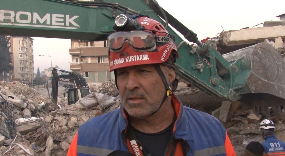 Asrın depreminde 170’inci saatte inanılmaz kurtuluş! Yürüyerek çıktı