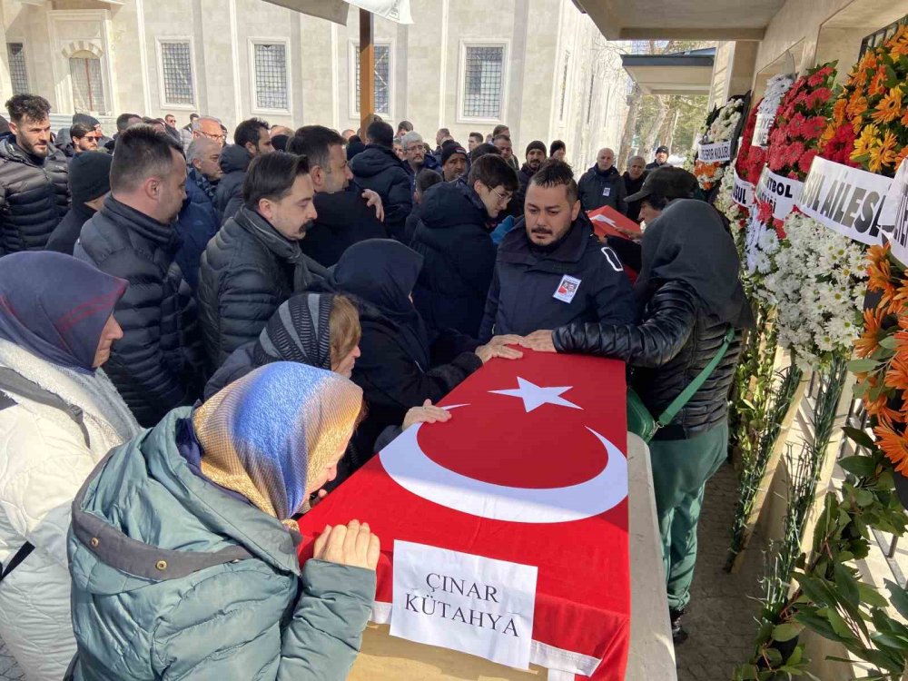 Depremde hayatını kaybeden Cemal Kütahya ve oğlu Çınar’a Konya'da acı veda