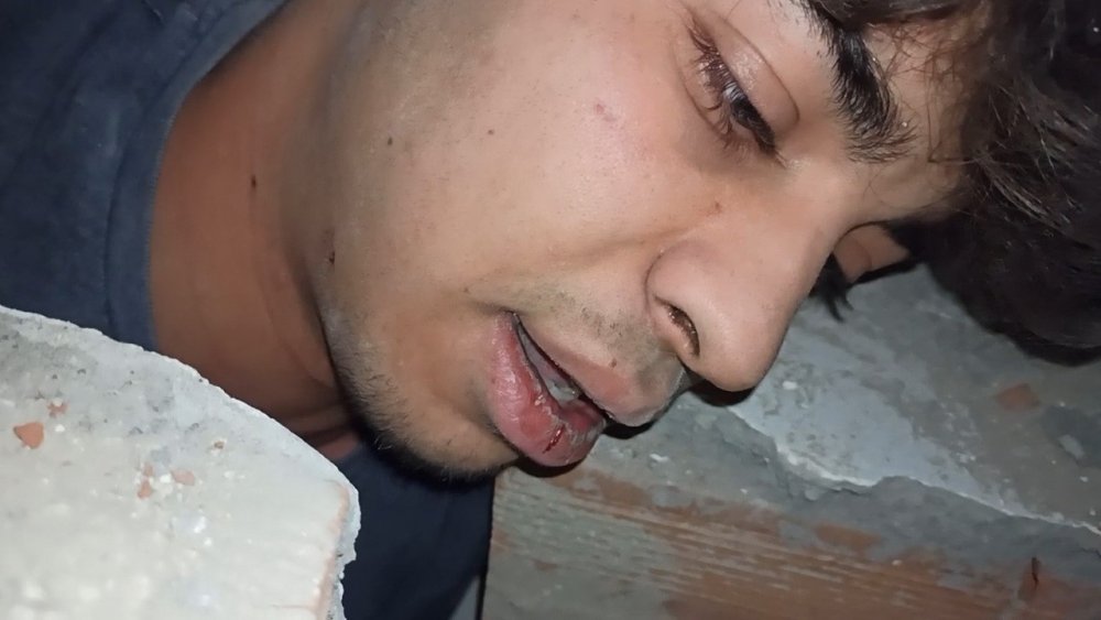 Enkazın altında ’Son videom’ diye çekti, enkazdan sağ çıktı