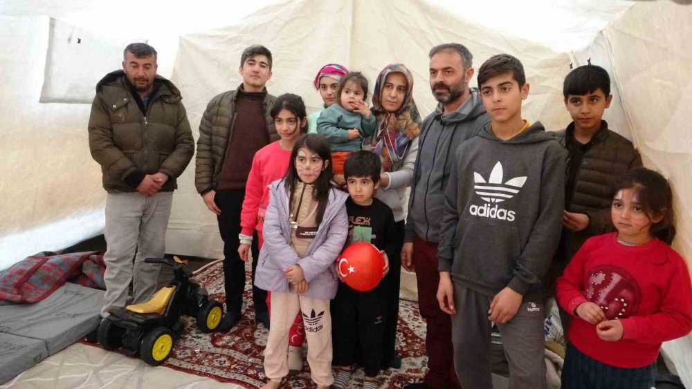 Malatya’da depremzedeler çadır kentte hayata tutunuyor