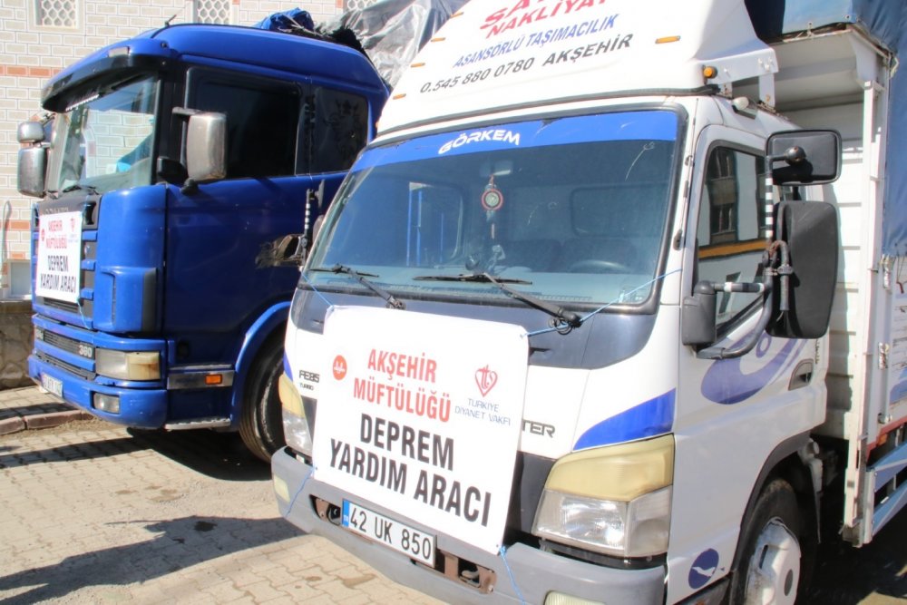 Konya Akşehir’den depremzedelere 2 kamyon yardım