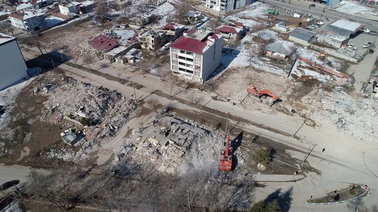 İkinci depremin merkez üssü Elbistan'da 924 kişi hayatını kaybetti