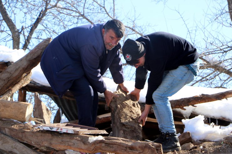 200 evin yıkıldığı köyde herkes insan üstü gayret gösterdi