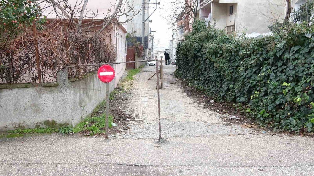 Girişi olup çıkışı olmayan sokak!