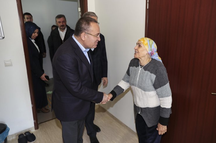 Bakan Bozdağ: 1 yıl içinde evleriniz yapılacak eşyalarınızda verilecek