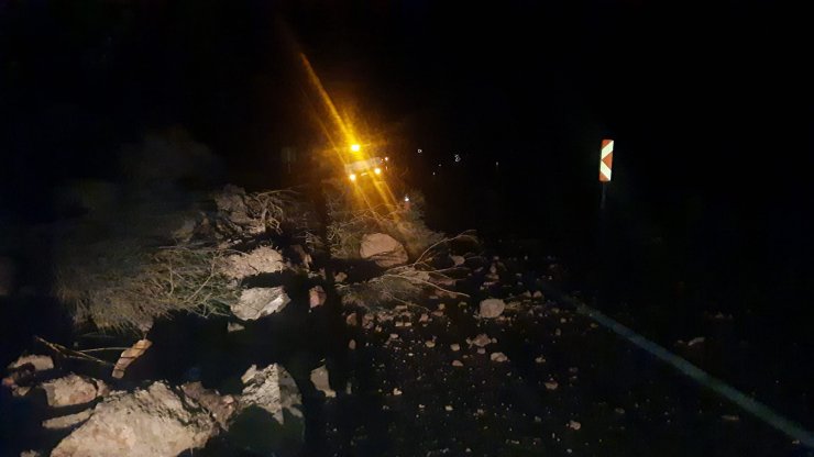 Kastamonu-Bartın karayolunda heyelan