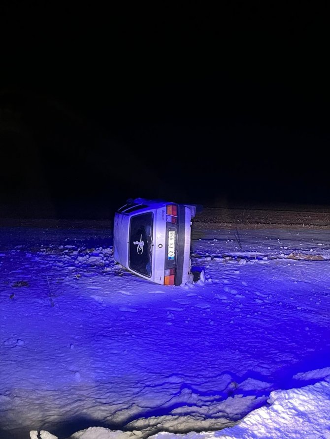 Konya'da trafik kazasında araç sürücü yaralandı