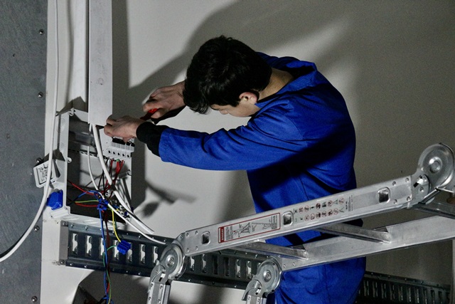 aa-20230222-30377523-30377512-meslek-liseliler-hataya-gonderdigi-mobil-ekmek-firininin-ikincisi-icin-kollari-sivadi.jpg