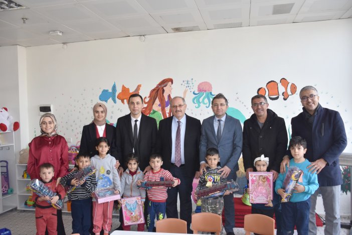 baskan-yaka-depremzedeleri-ziyaret-etti.jpg