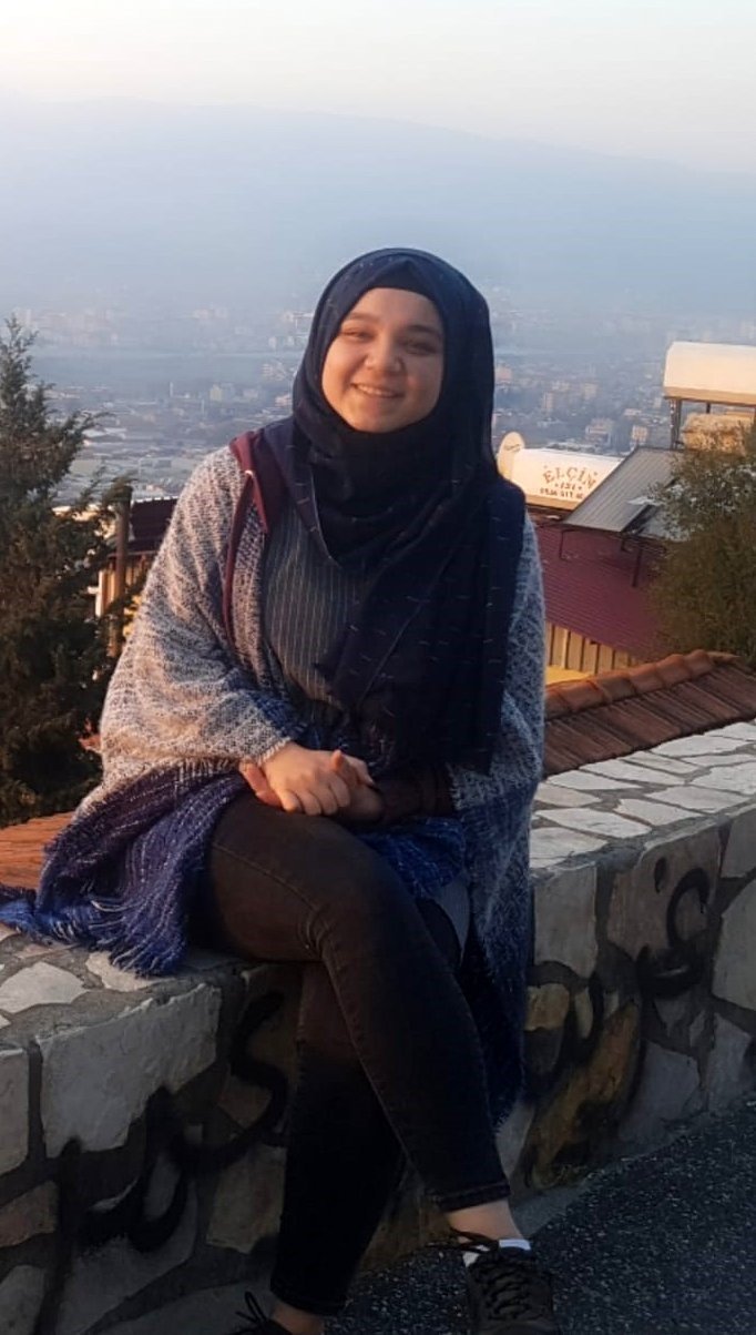 Depremde ailesini kaybeden annenin feryadı yürekleri dağladı! "Ben hanginize sarılayım"