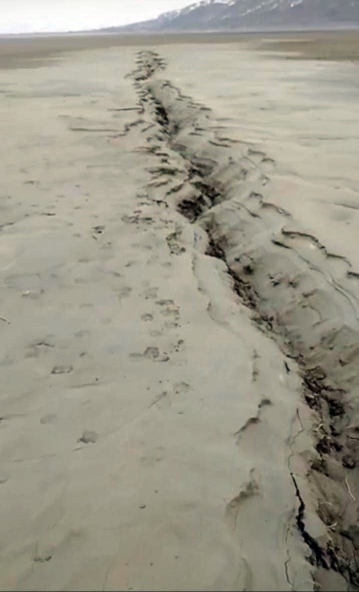 Elazığ’da deprem sonrası fay hattındaki kırıklar görüntülendi